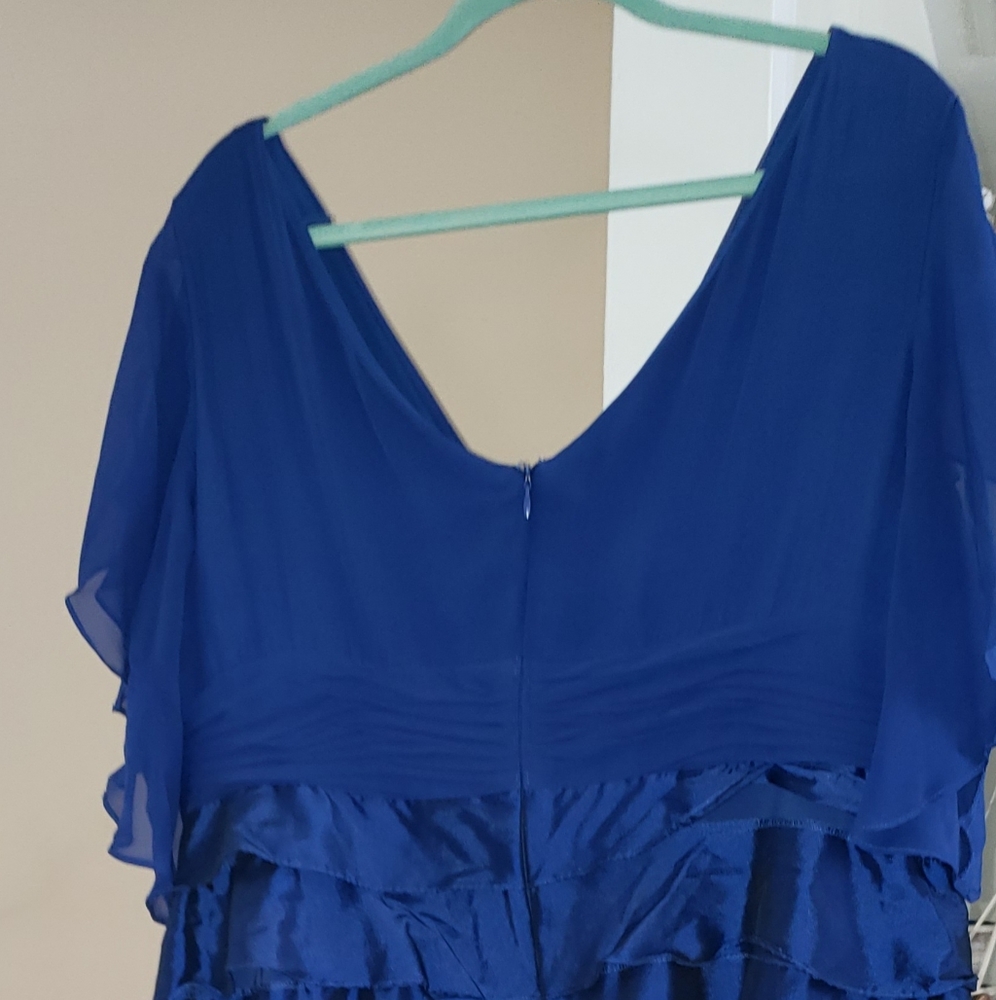 Adriana Papell blue dress